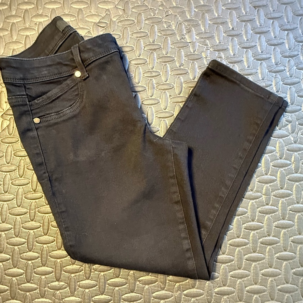 1822 Denim Women's Black Capri Jeans